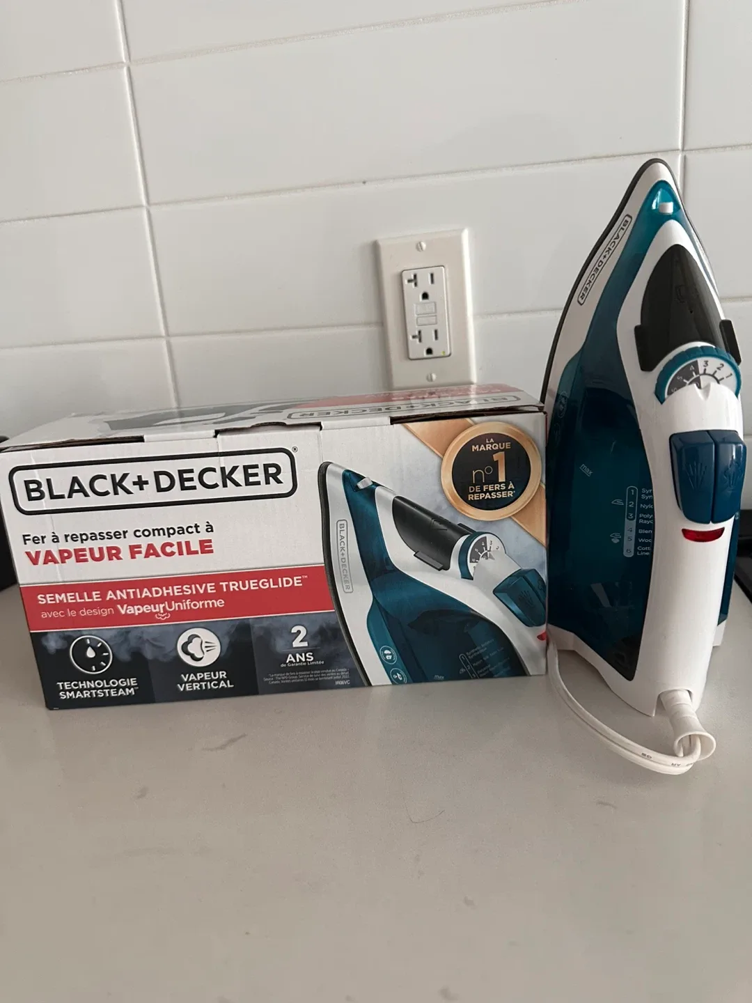 Black+Decker Easy Steam Compact Iron image indicator(2)