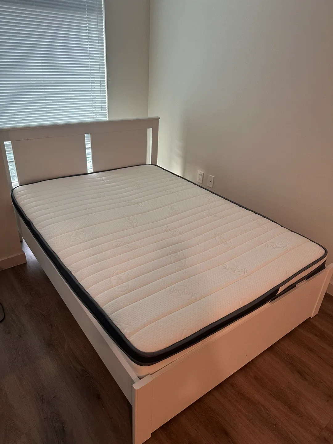 Full/double bed frame + mattress + Slatted bed base image indicator(2)