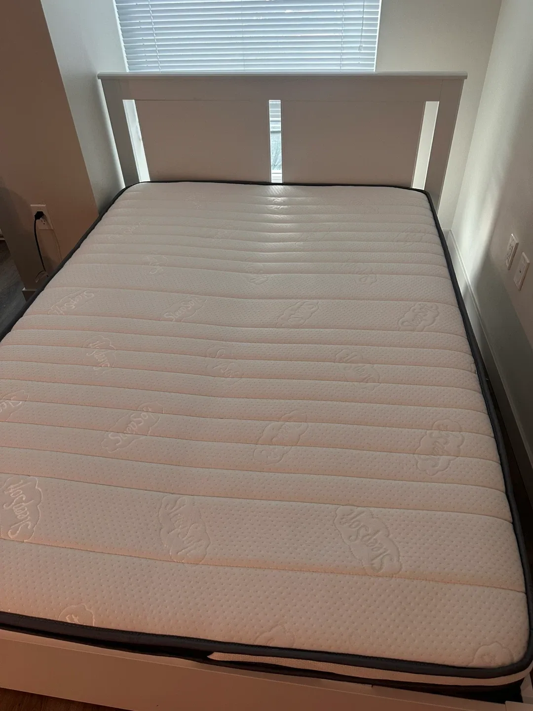 Full/double bed frame + mattress + Slatted bed base image indicator(4)