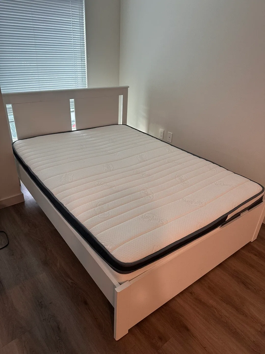 Full/double bed frame + mattress + Slatted bed base image indicator(5)