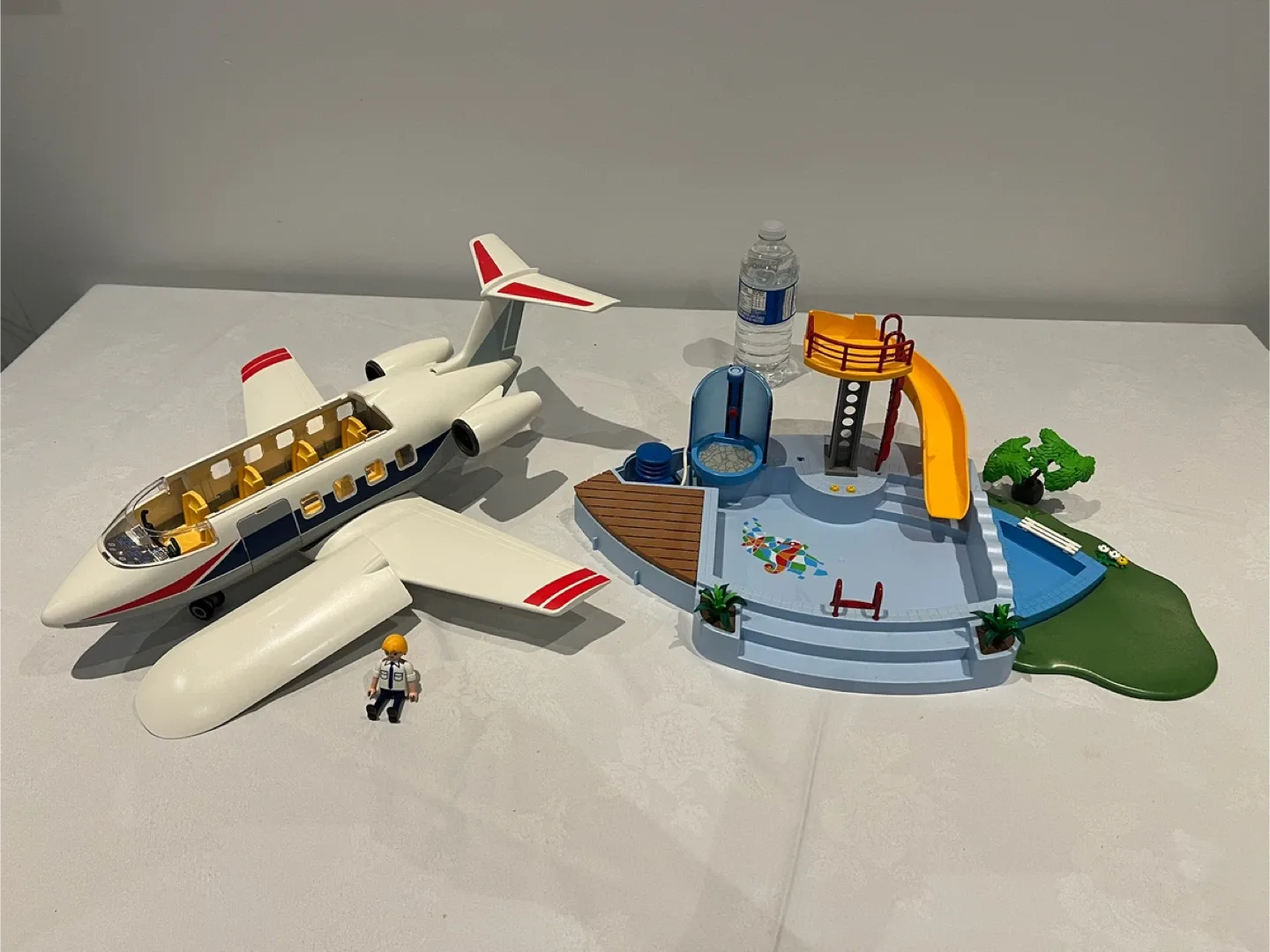 Playmobil Private Jet & Swimming Pool Set image indicator(5)