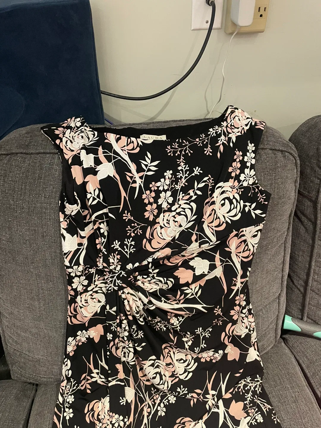 T Tahari Black Floral Dress image indicator(5)