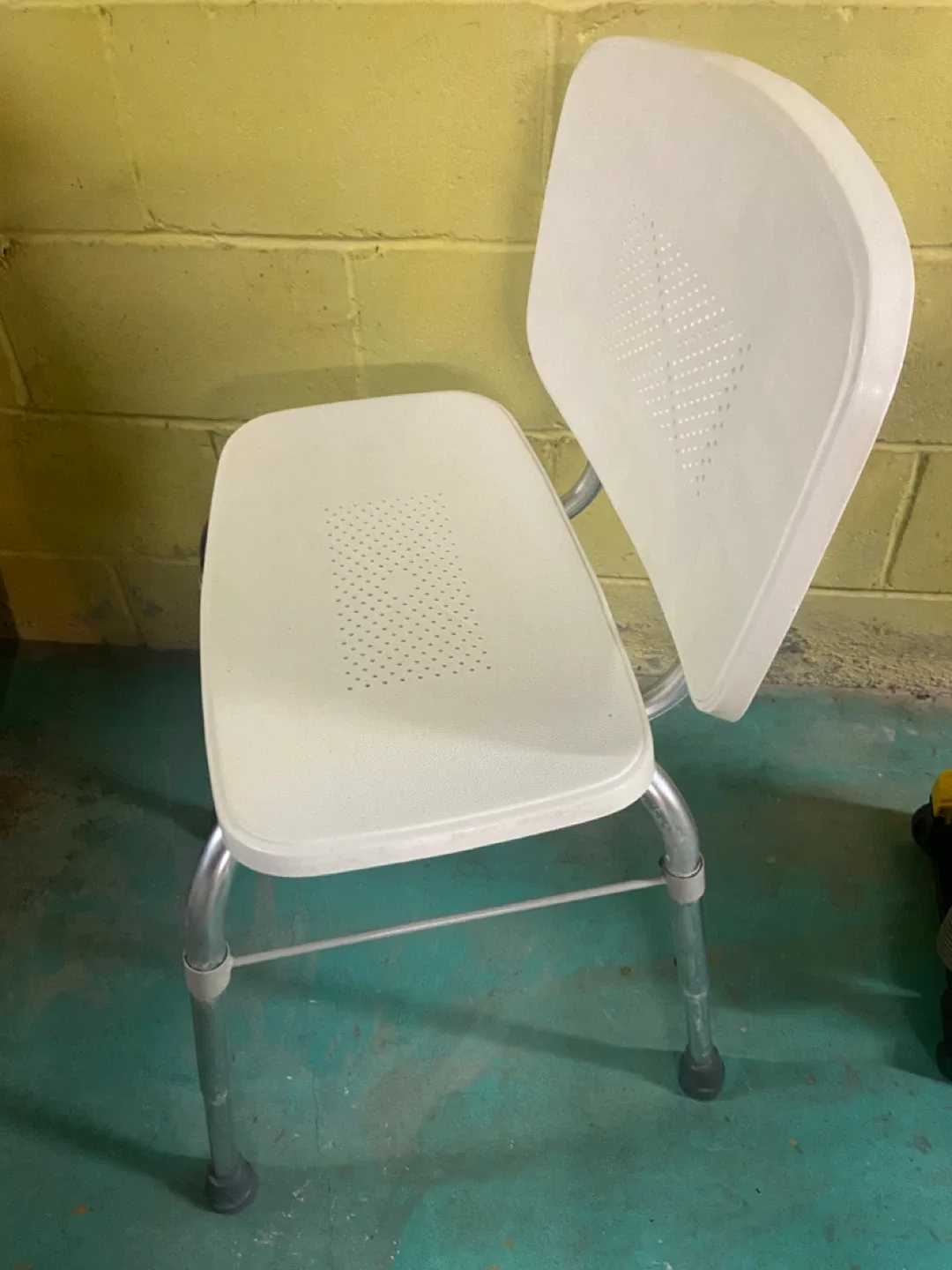 Sturdy Bath Chair image indicator(2)