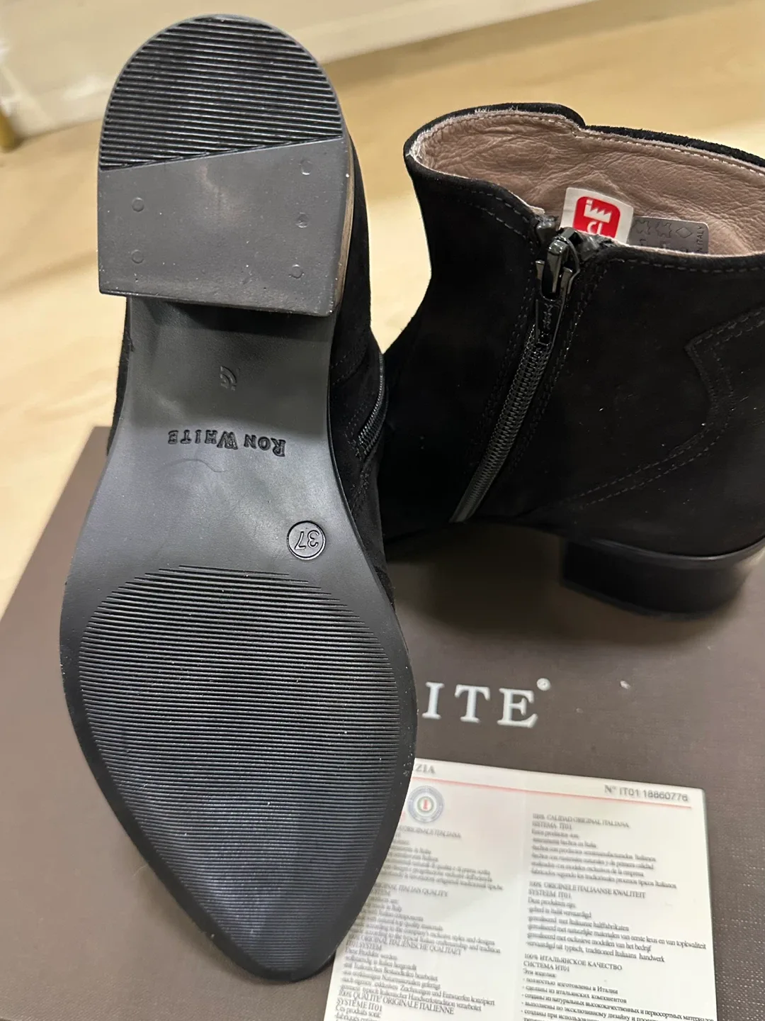 $60-New-Ron White Ankle Boots - Size 6.5/7 image indicator(2)