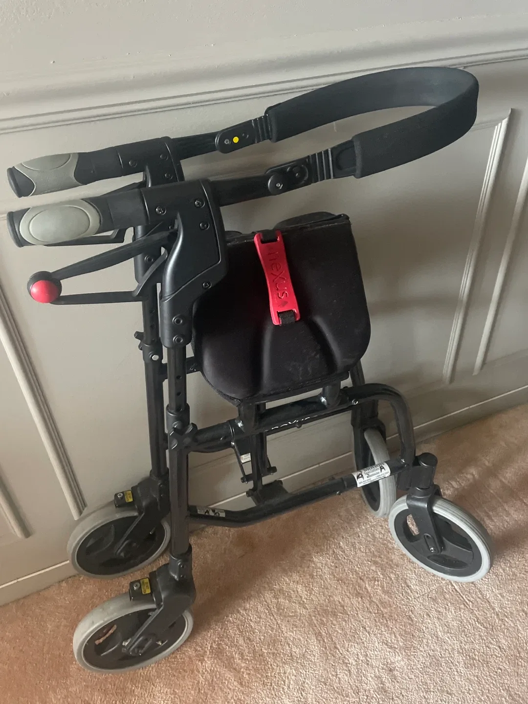Nexus Walker with Seat image indicator(3)