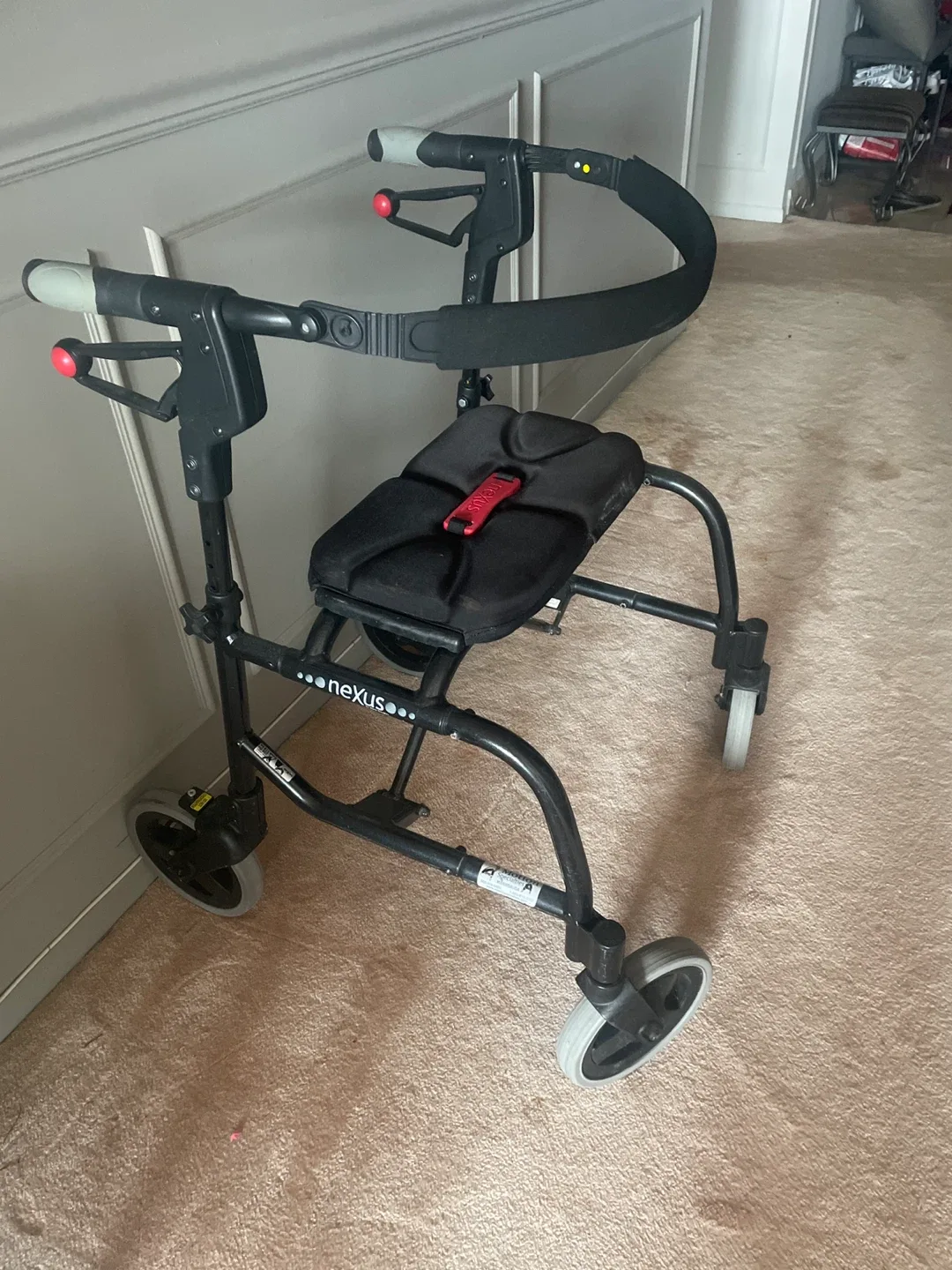 Nexus Walker with Seat image indicator(2)