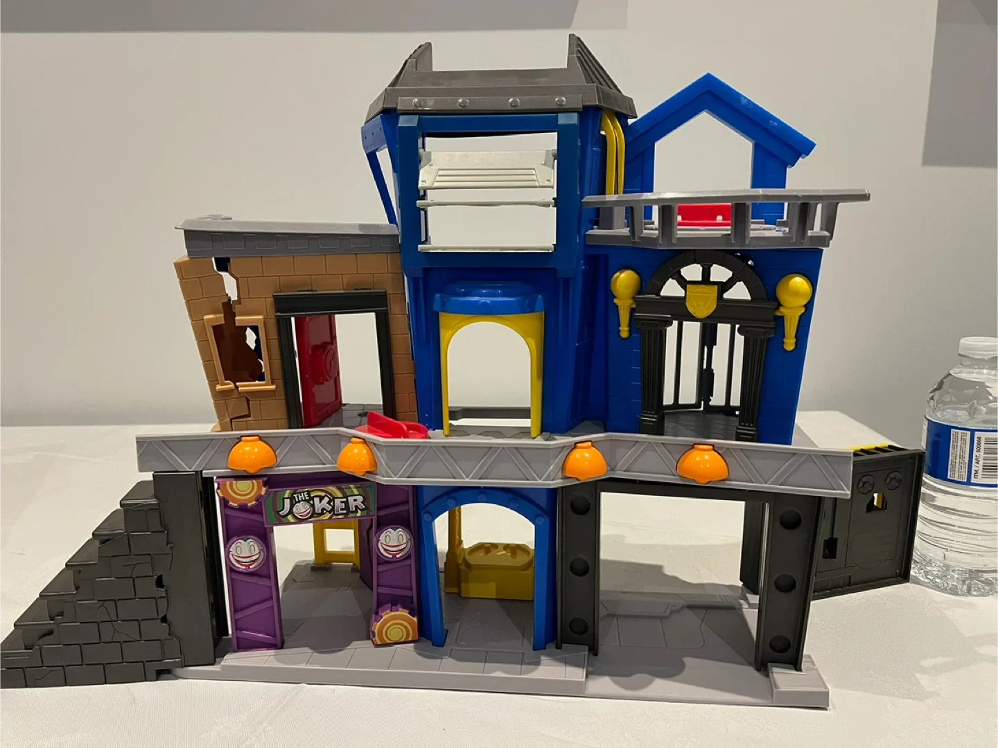 Batman Transforming Bat-Tech Batcave Playset image indicator(5)