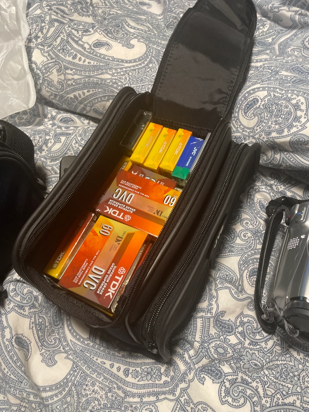 JVC GR-DVL300U Digital Video Camcorder w/ Case - photo 2