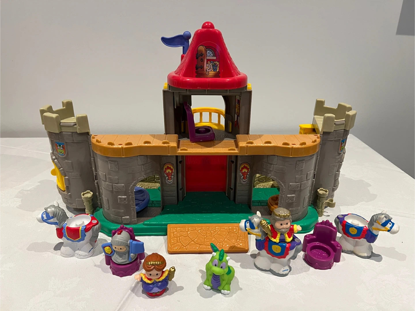 Fisher-Price Little People Castle - photo 2