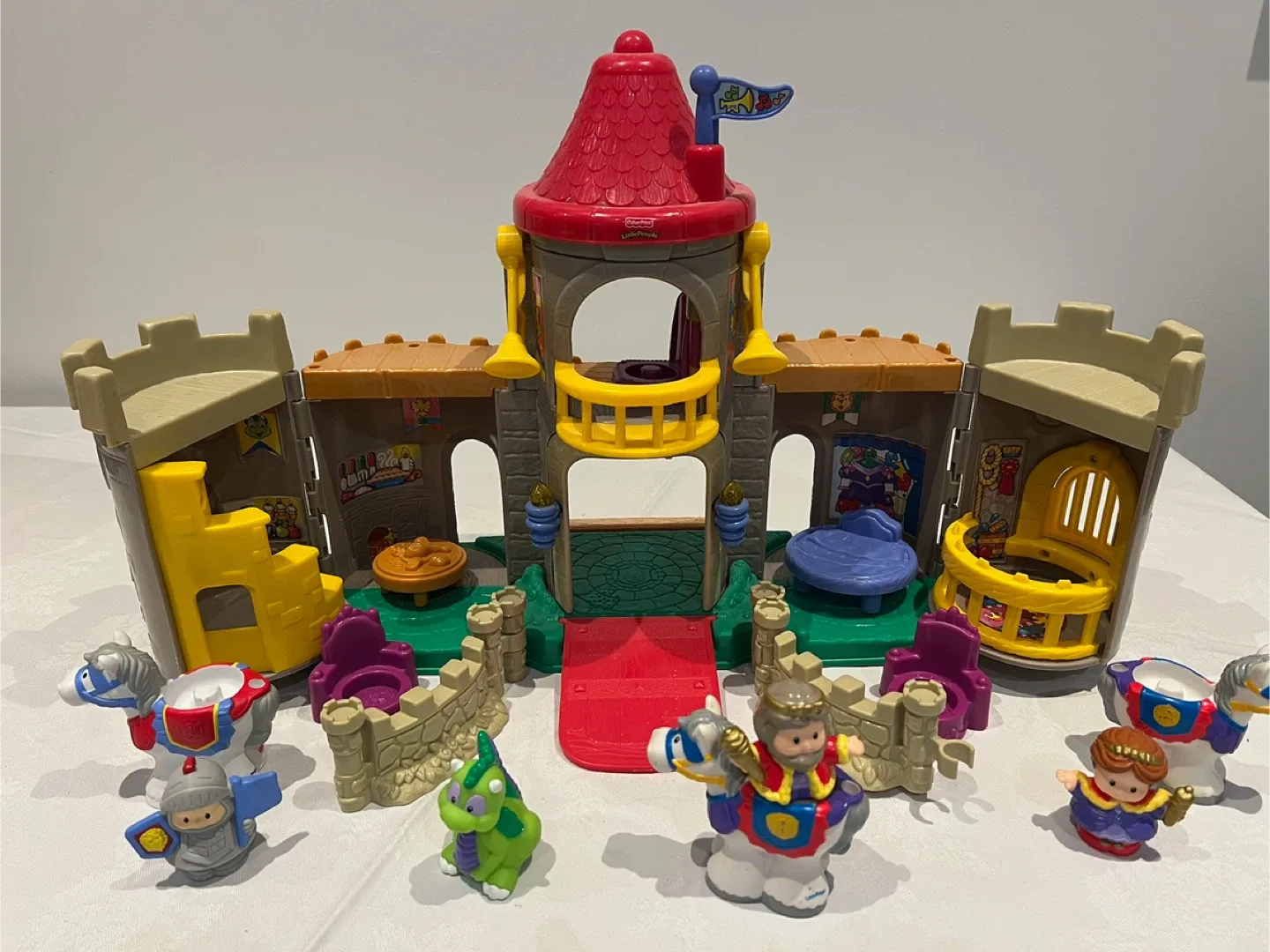 Fisher-Price Little People Castle image indicator(4)