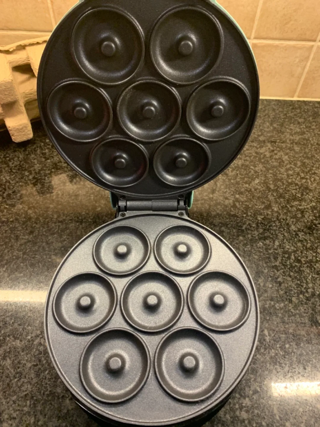 DASH Express Mini Donut Maker - Green image indicator(5)