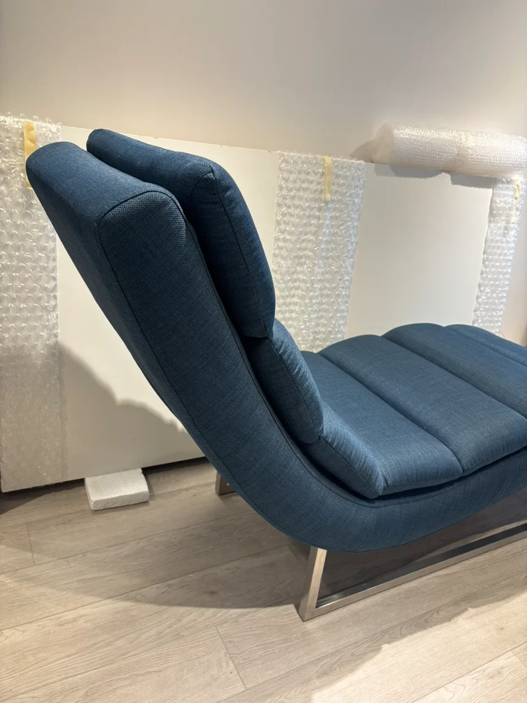 Blue Chaise Lounge Chair image indicator(4)