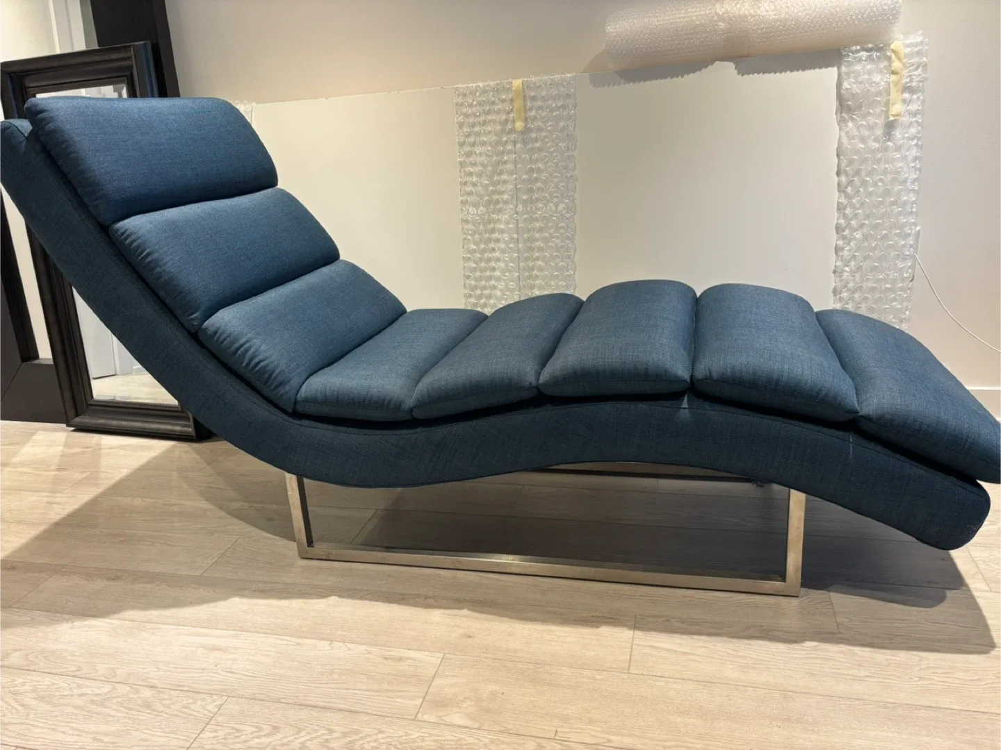 Blue Chaise Lounge Chair image indicator(6)