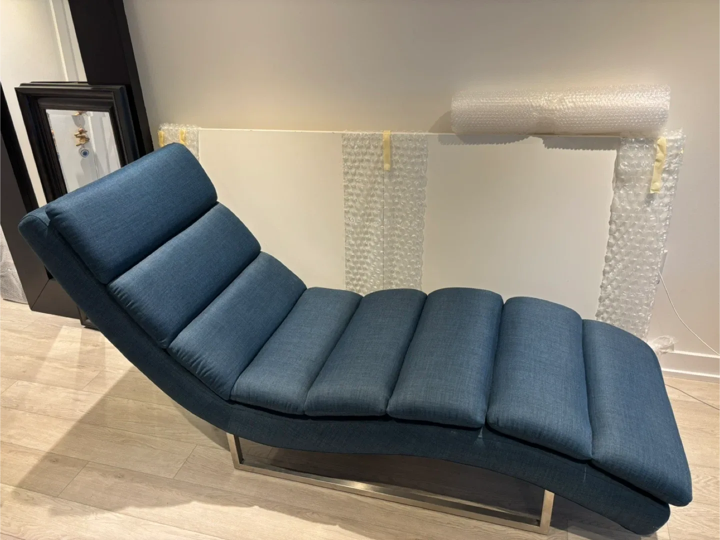 Blue Chaise Lounge Chair image indicator(5)