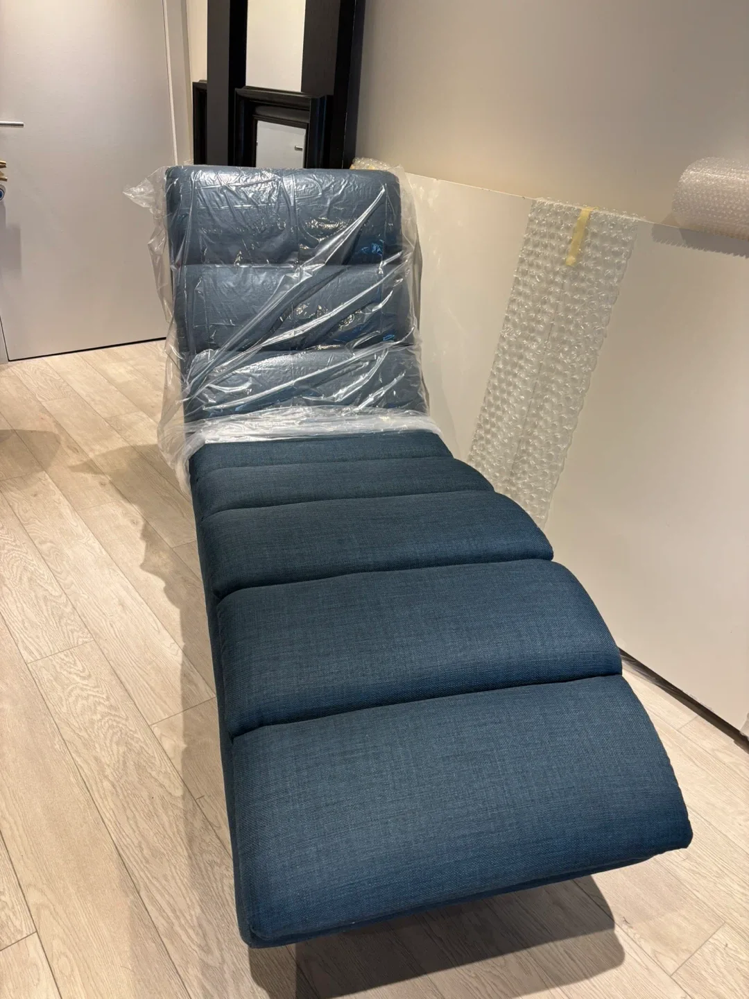 Blue Chaise Lounge Chair image indicator(7)