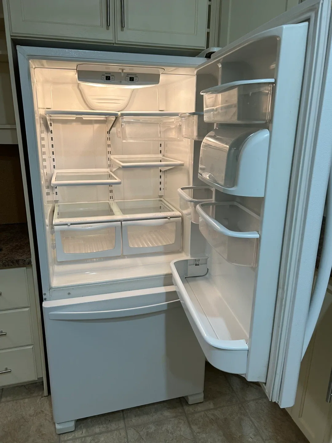 Whirlpool White kitchen appliances Refrigerator & Stove image indicator(6)