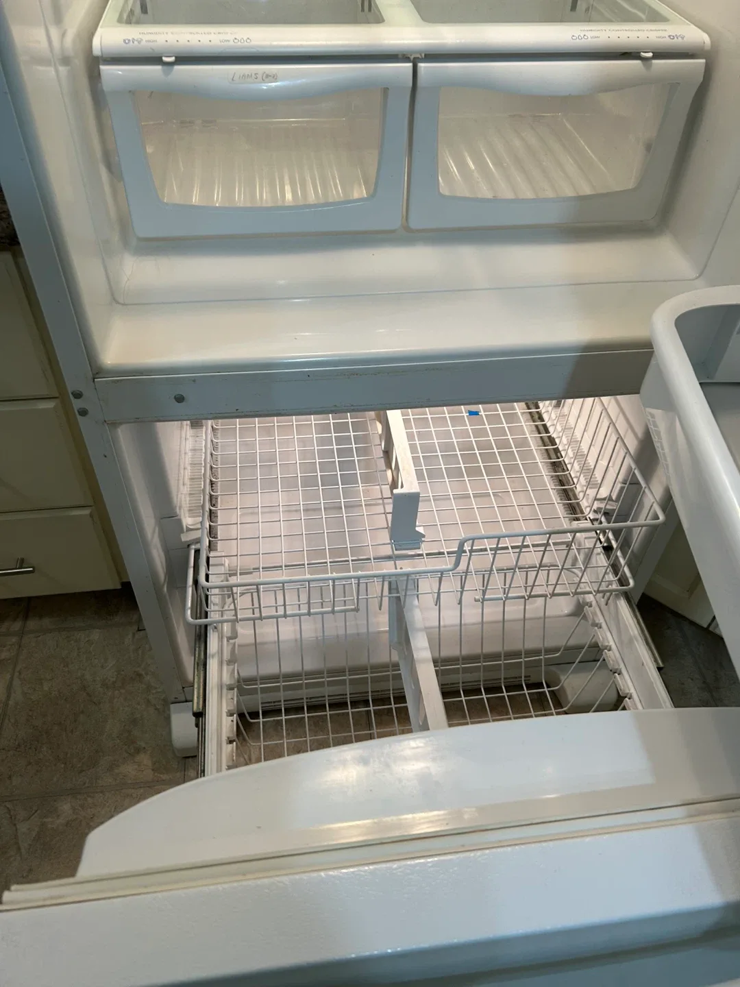 Whirlpool White kitchen appliances Refrigerator & Stove image indicator(4)