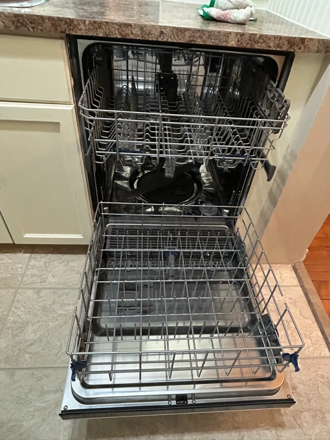 Whirlpool White kitchen appliances Refrigerator & Stove image indicator(8)