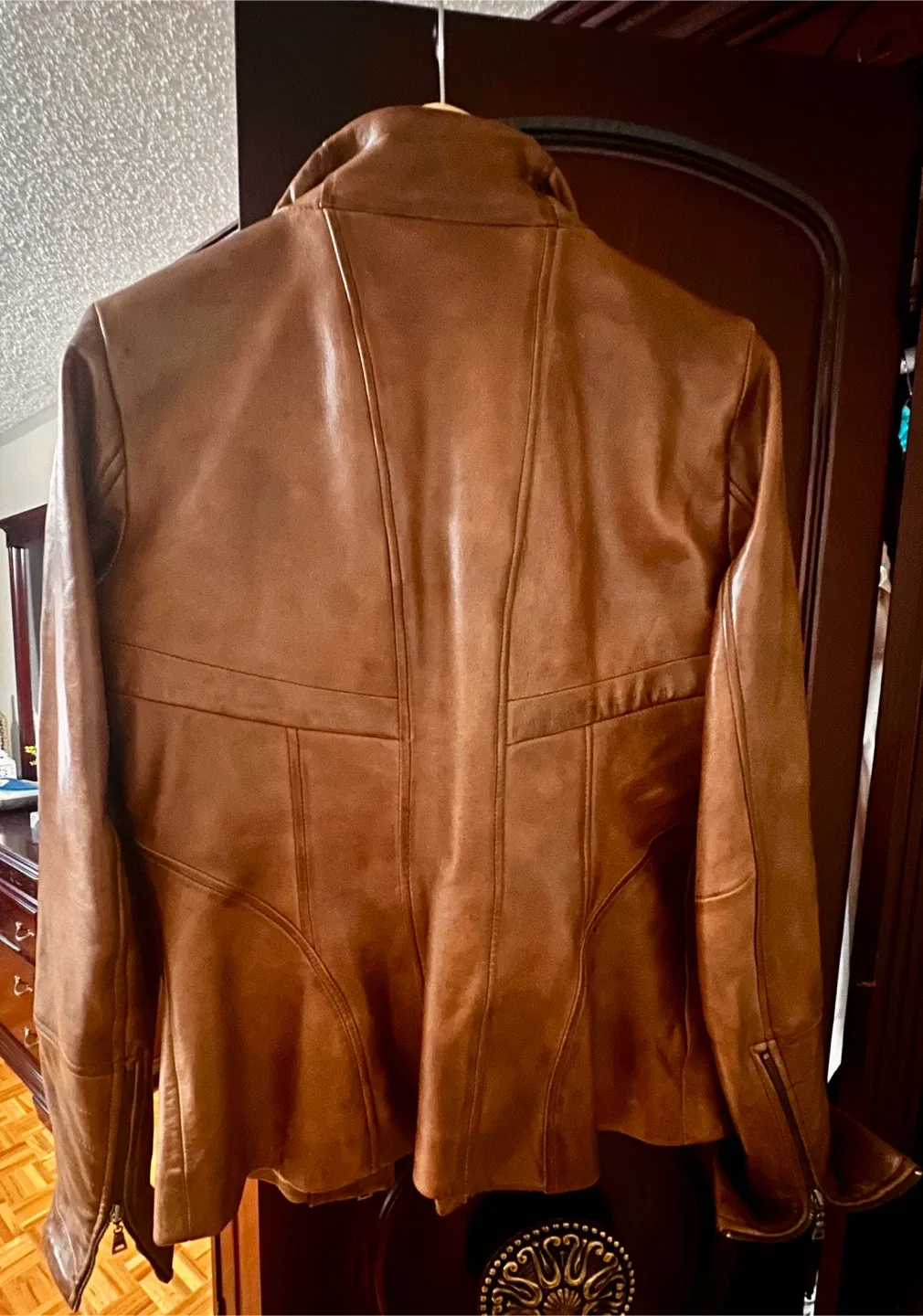 Danier Brown Leather Jacket Size S/P image indicator(5)