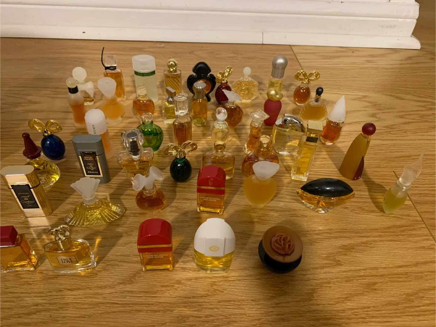New unused  Miniature Perfume Collection image indicator(8)