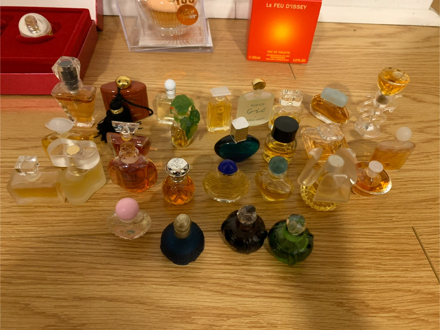 New unused  Miniature Perfume Collection - photo 5