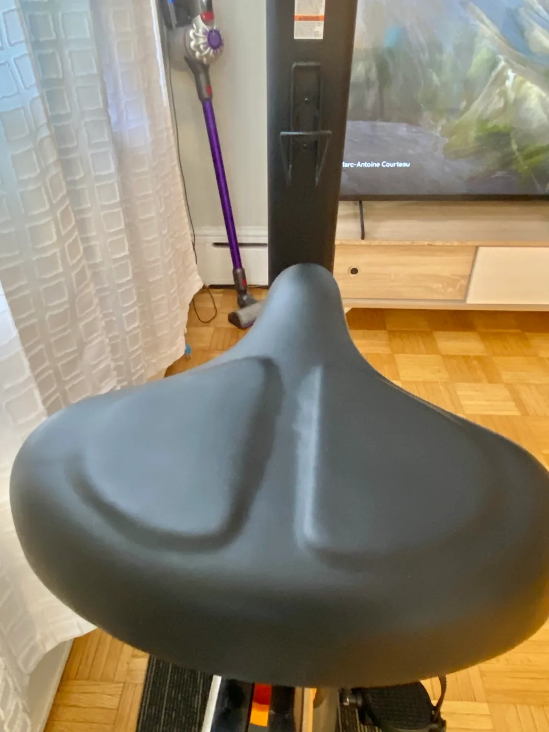 AFG 7.3 AU Upright Stationary Bike image indicator(6)