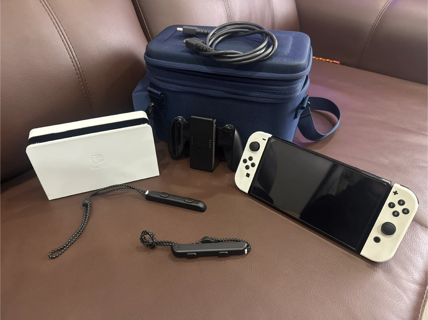 Nintendo Switch - photo 2