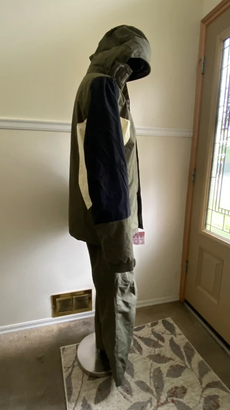 Banff Ridge Outfitters Ski Jacket & Pants Set #cleanout image indicator(2)