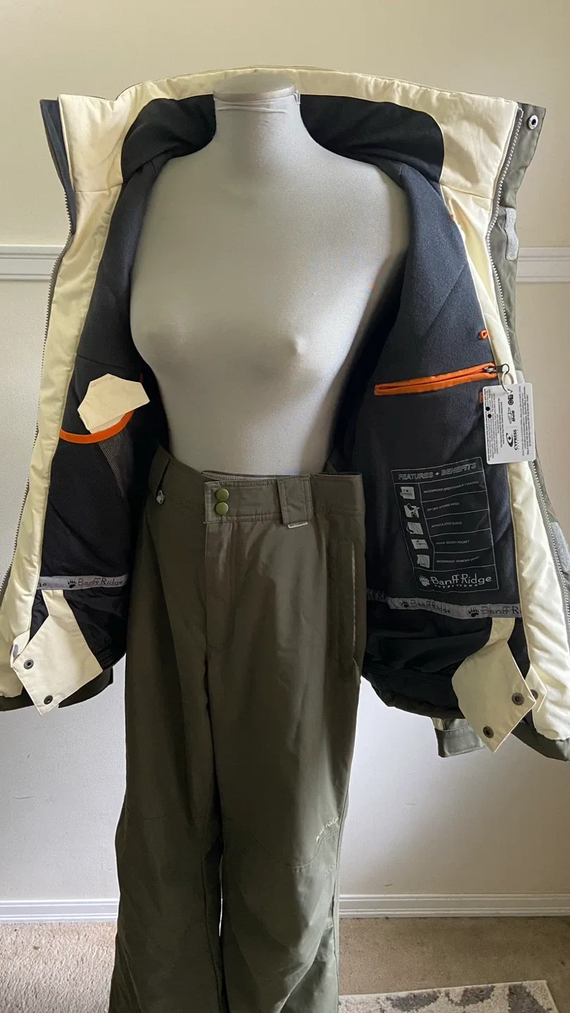 Banff Ridge Outfitters Ski Jacket & Pants Set #cleanout image indicator(4)