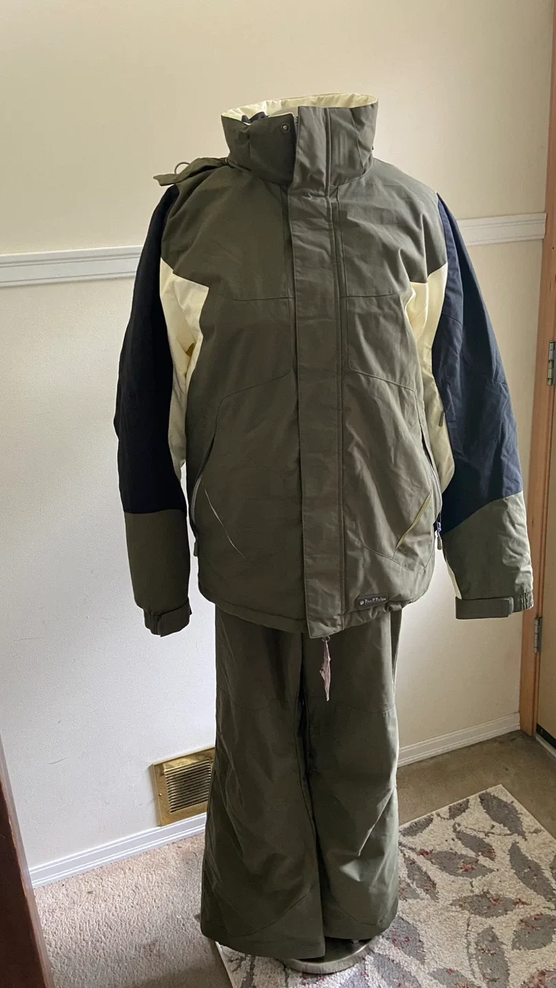 Banff Ridge Outfitters Ski Jacket & Pants Set #cleanout image indicator(3)