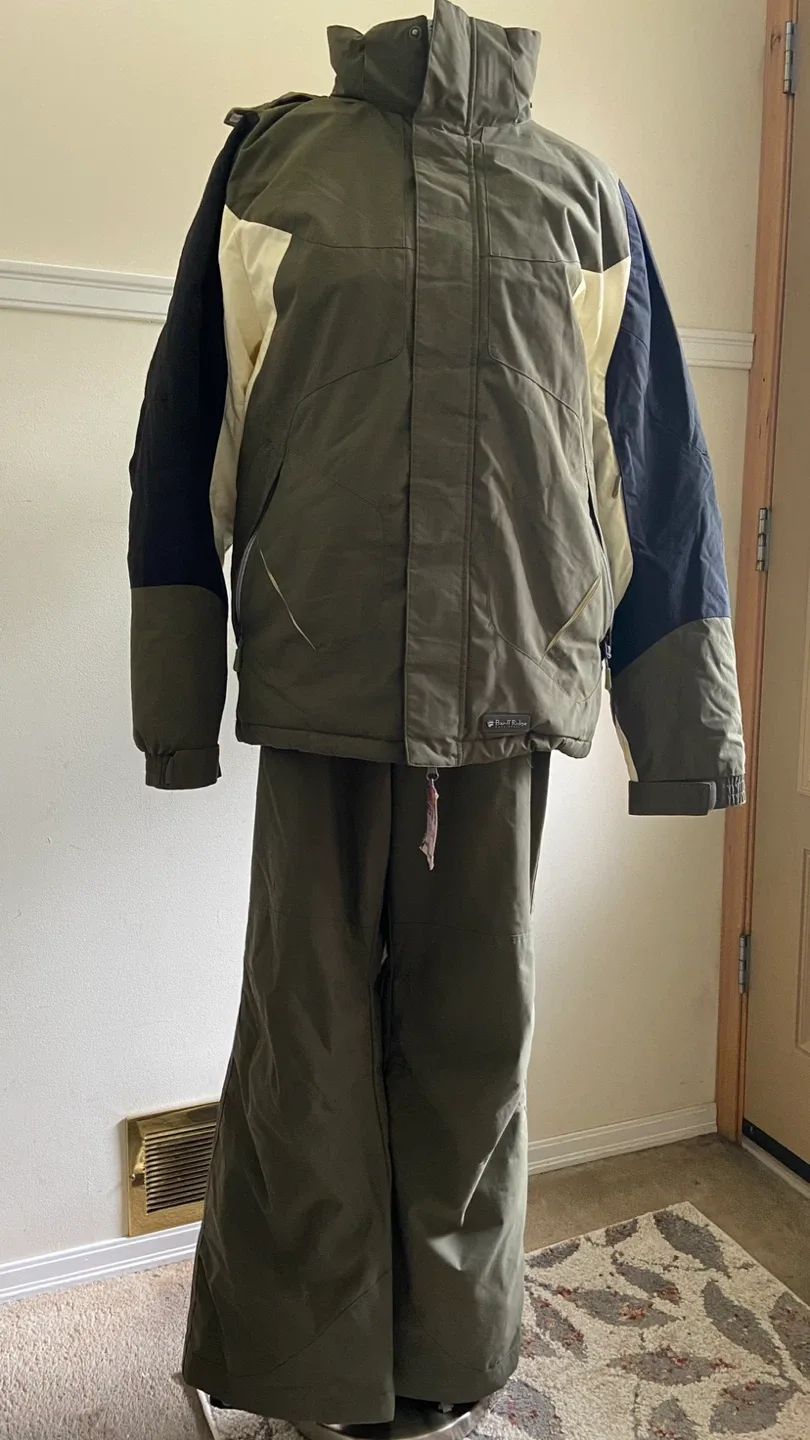 Banff Ridge Outfitters Ski Jacket & Pants Set #cleanout image indicator(7)