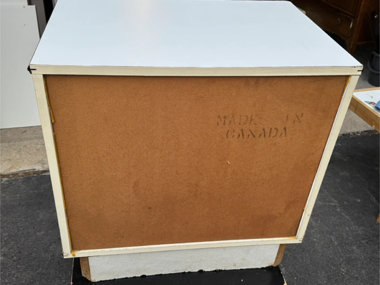 White Cabinet - Made in Canada - photo 4