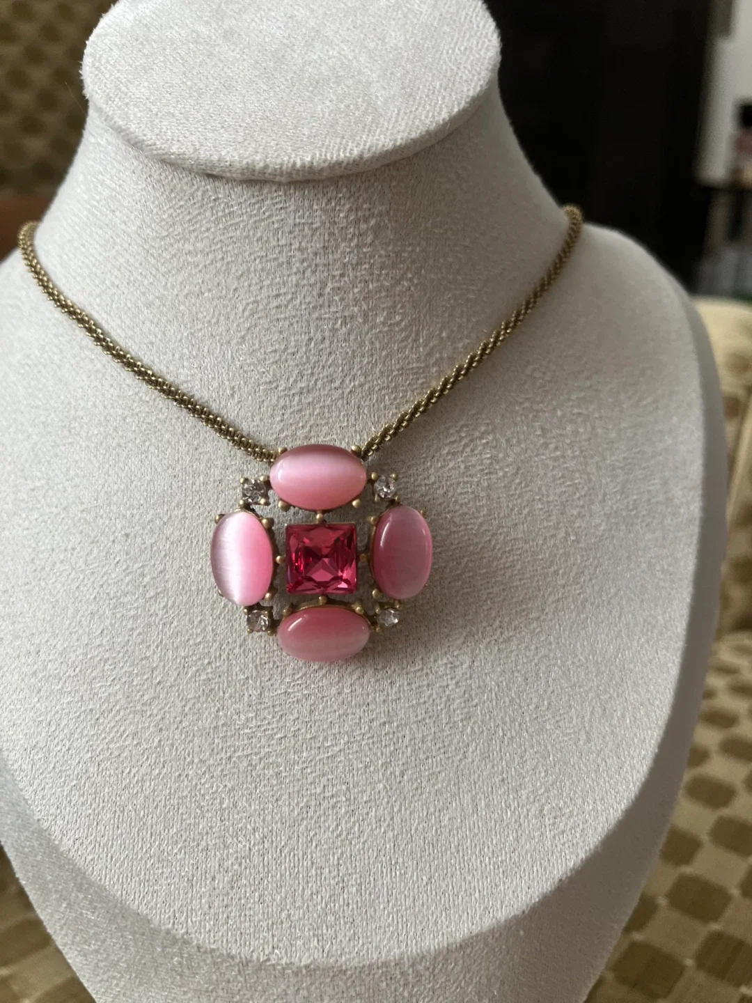 Pink Stone Pendant Necklace image indicator(2)