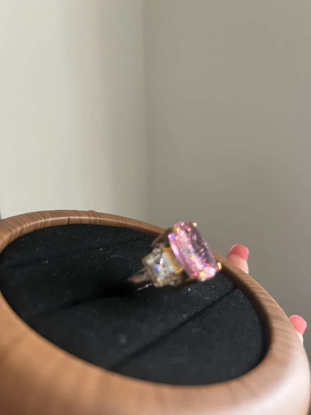 Pink Diamond Ring image indicator(2)