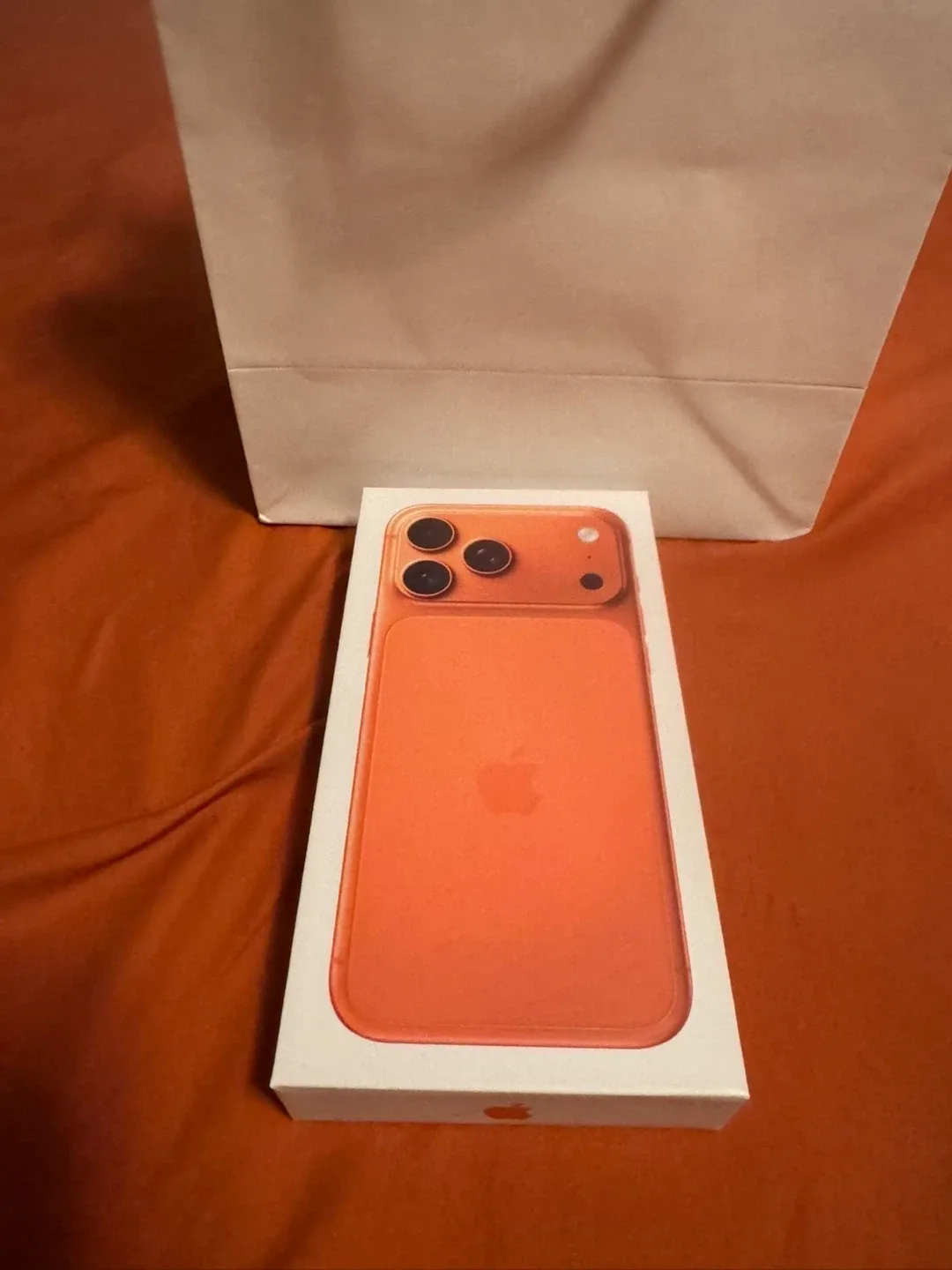 New Apple iPhone 17 Pro Max - Coral image indicator(2)