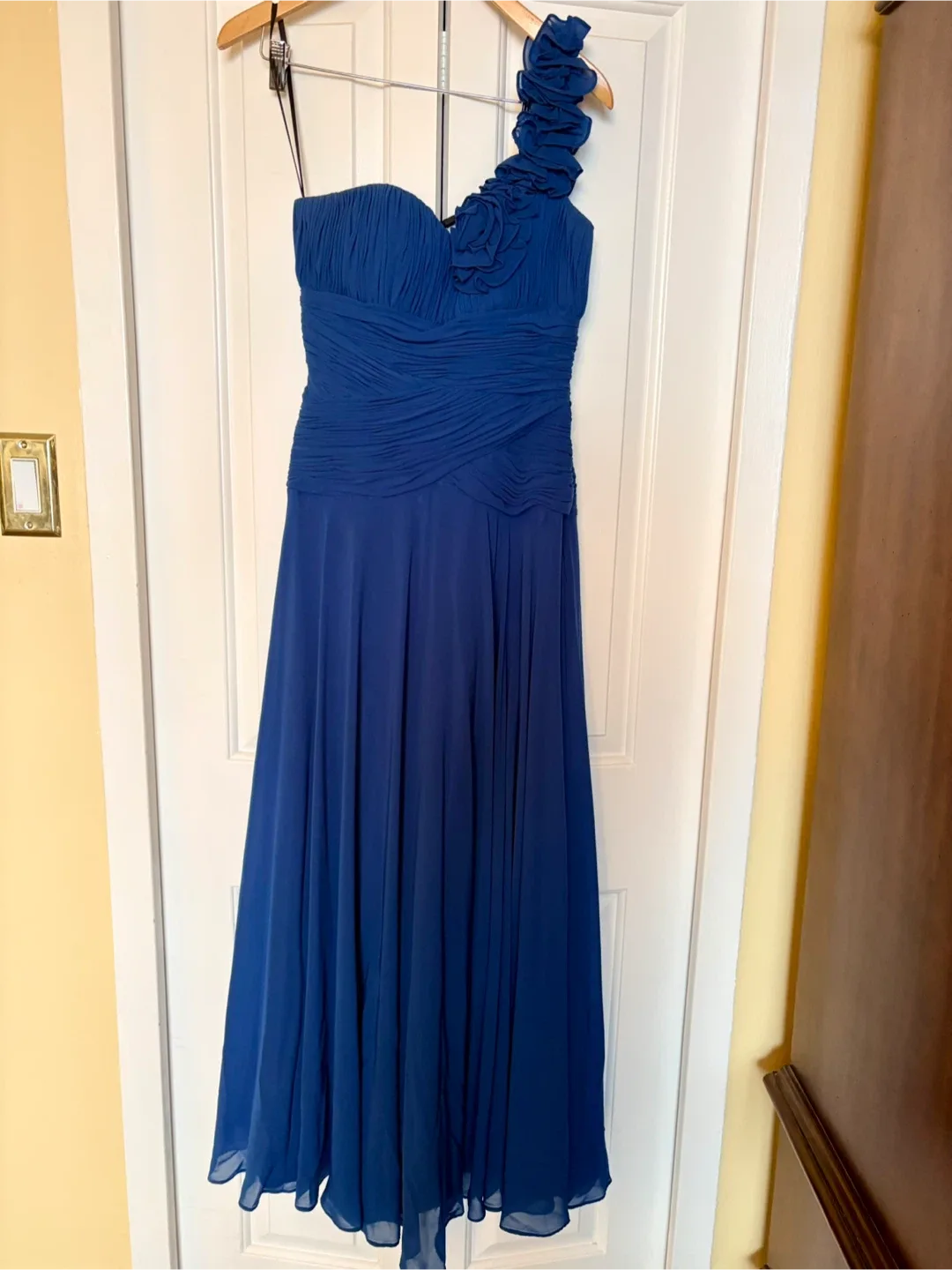 Gorgeous Ball Gown Size 4 #clearout