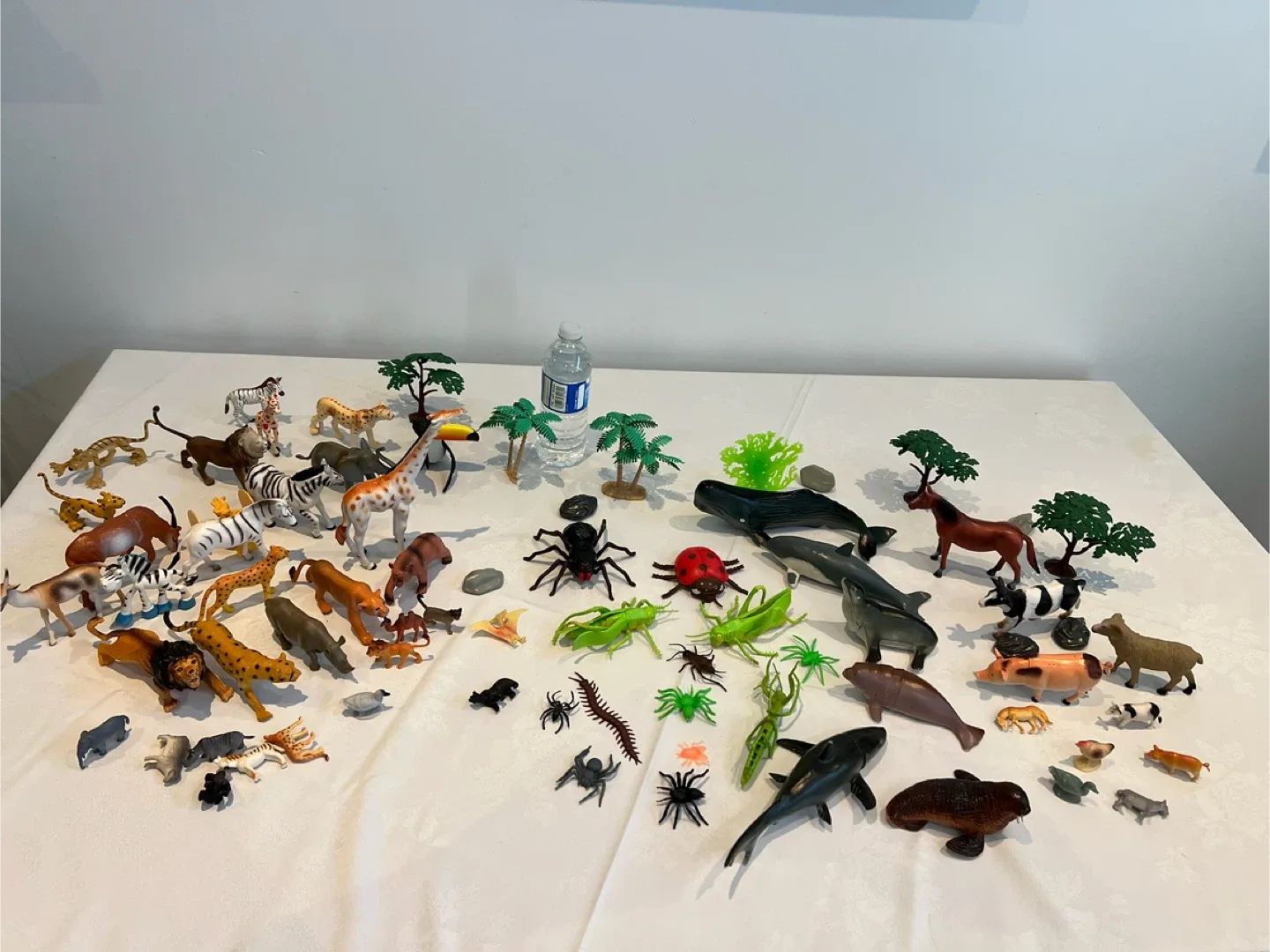 Assorted Animal & Insect Figures image indicator(3)