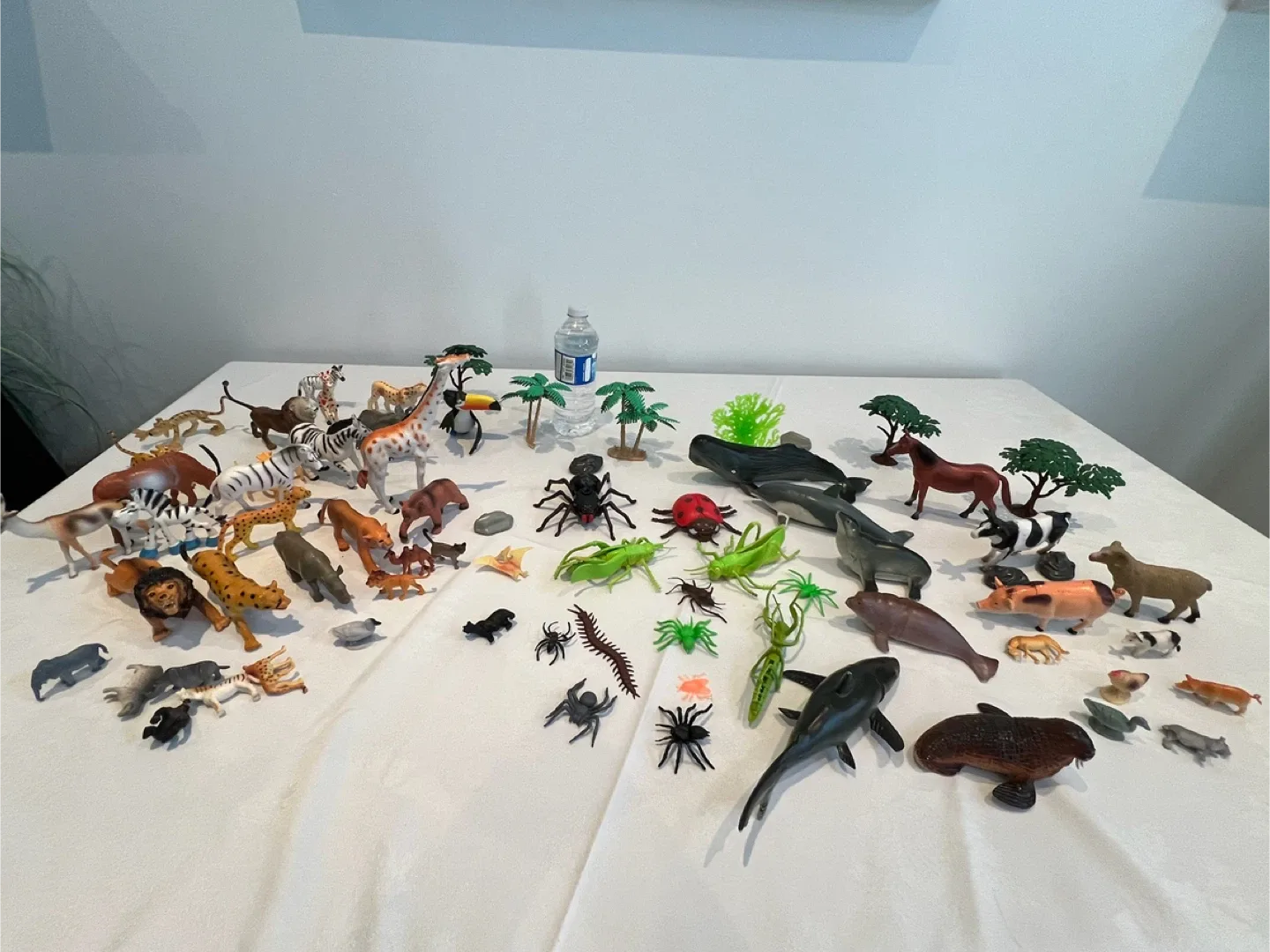 Assorted Animal & Insect Figures image indicator(7)