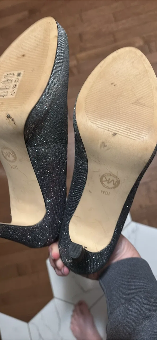 Michael Kors Heels - Size 10M image indicator(2)