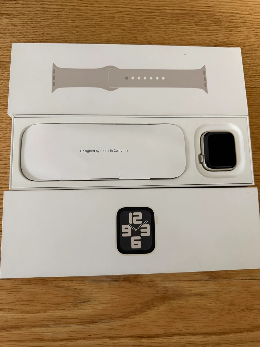 📱 Apple Watch SE (2nd Generation) – 40mm (Starlight) – BRAND NEW