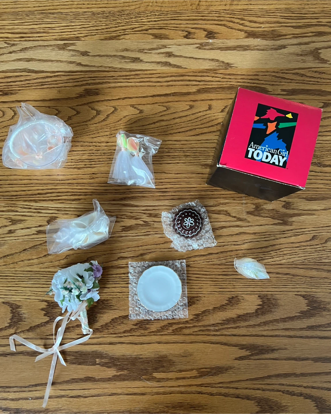 Vintage AMERICAN GIRL Doll Flowers And Favors