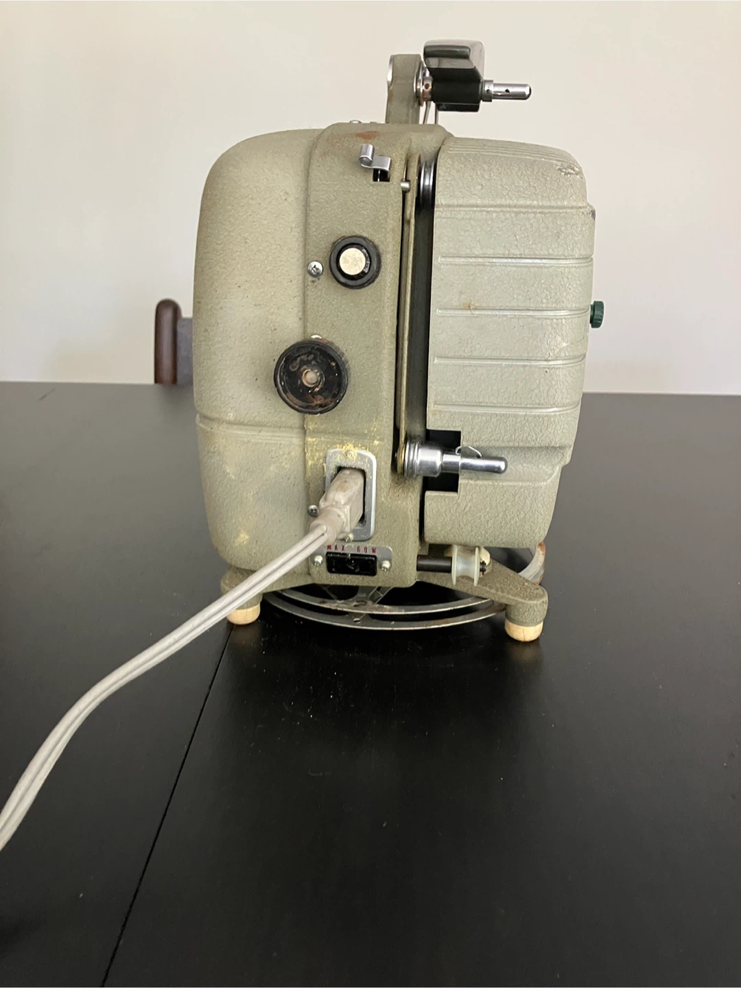 Sekonic Projector 8 - Vintage Film Projector - photo 2