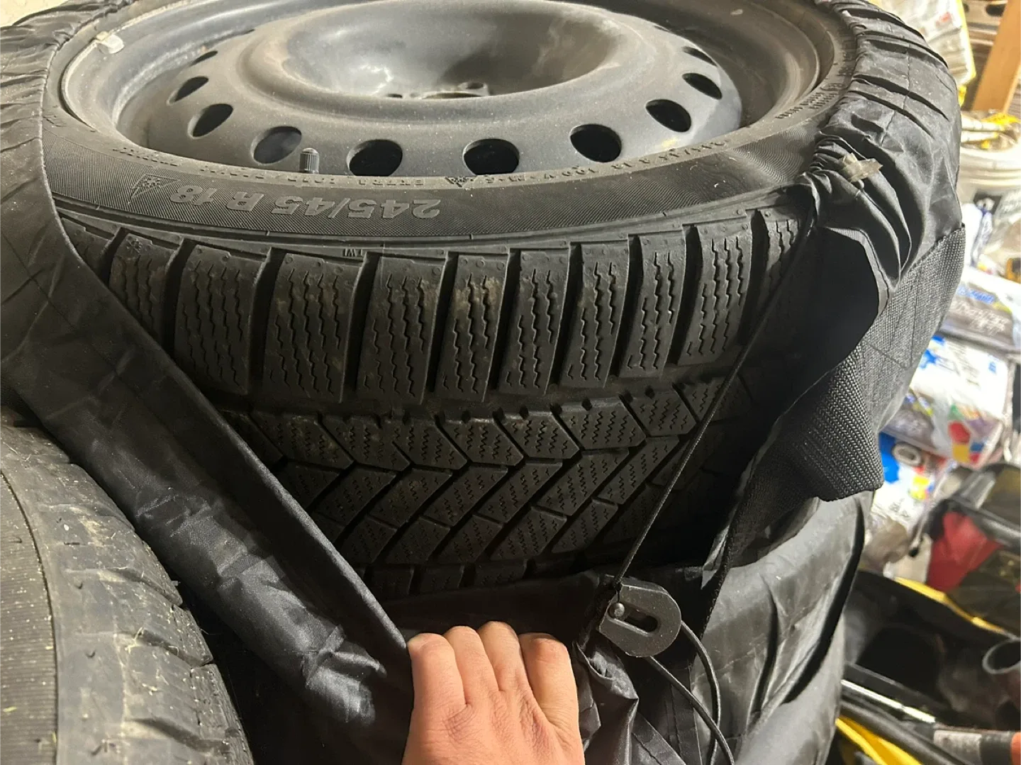 Set of 4 Winter Tires 245/45 R18 image indicator(3)