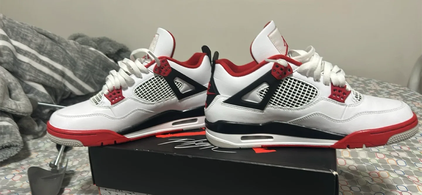 Air Jordan 4 Retros Fire Red image indicator(5)