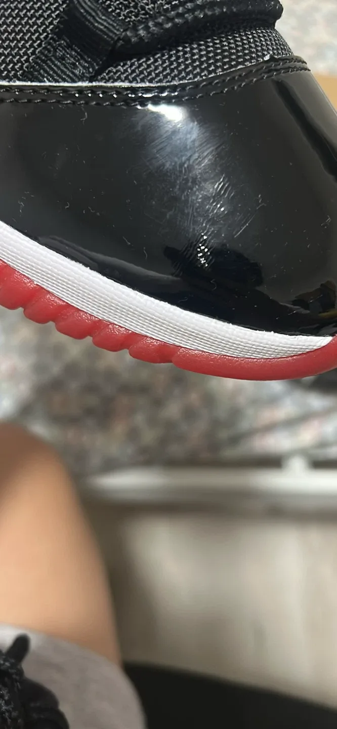 Air Jordan 11 Retro Black/True Red-White Size 9 image indicator(6)