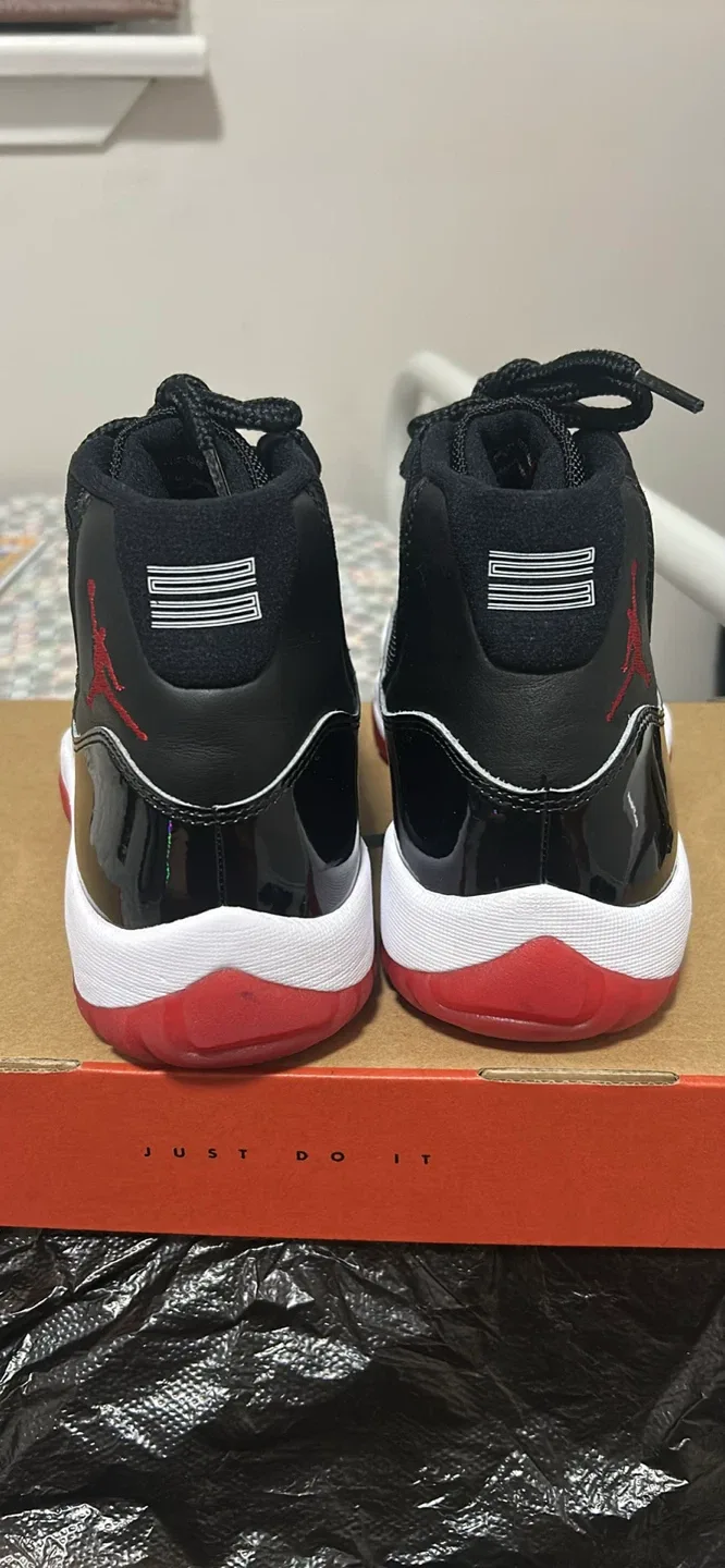 Air Jordan 11 Retro Black/True Red-White Size 9 image indicator(4)