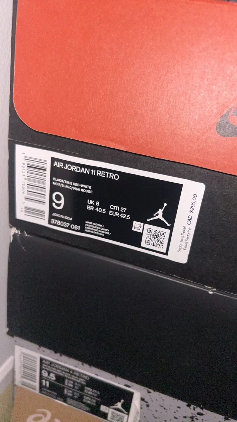 Air Jordan 11 Retro Black/True Red-White Size 9