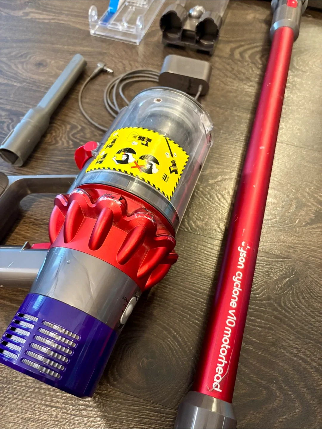 Dyson Cyclone V10 Motorhead Vacuum image indicator(2)