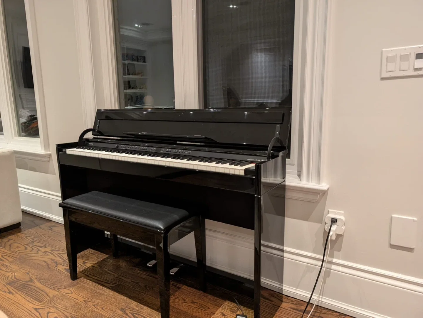 Roland Digital Piano with Bench image indicator(3)