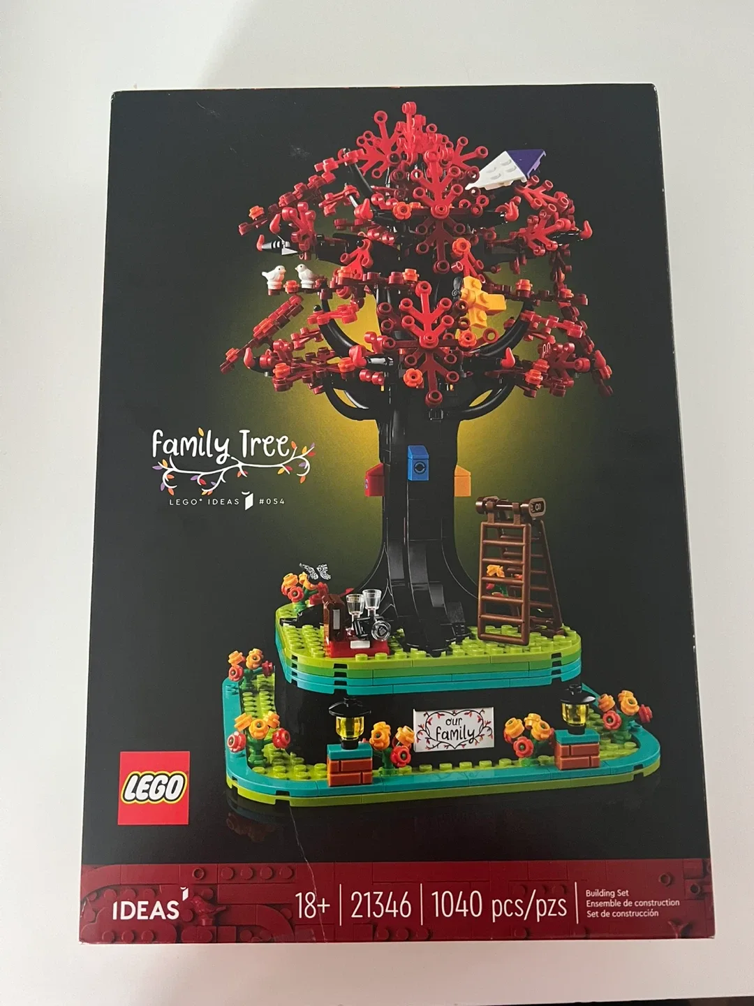 LEGO Ideas Family Tree 21346 - New in Box!